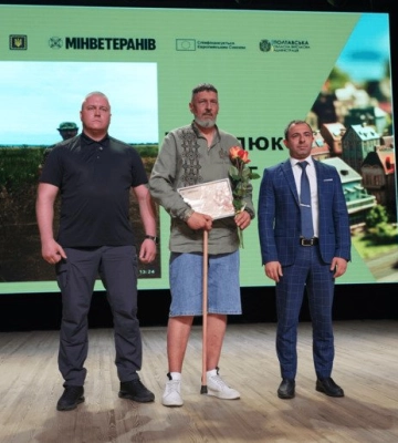У Полтаві ветеранам війни та родині полеглого захисника вручили сертифікати на житло