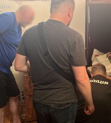 На Житомирщині двом в'язням повідомлено про підозру у вимаганні грошей в іншого засудженого