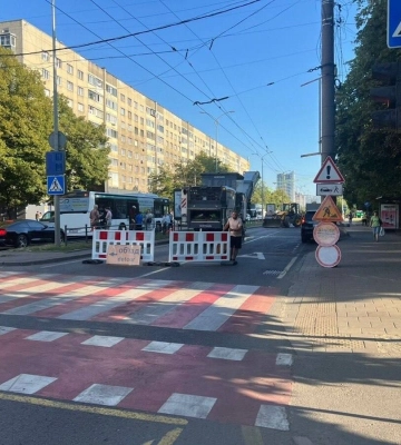 Частково обмежено рух на проспекті Чорновола у Львові. Суцільне асфальтування - у суботу і неділю