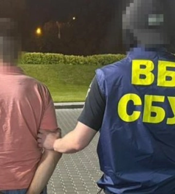 СБУ та ДБР затримали посадовця держпідприємства, який намагався "підкупити" співробітника СБУ, щоб уникнути тюрми. ФОТО