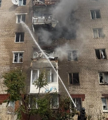 Один человек погиб, еще трое пострадали в результате удара БпЛА по жилой многоэтажке в Изюме