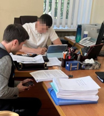 Директор філії «Укрзалізниці» підозрюється у збитках понад 48 млн грн через аукціони вагонів