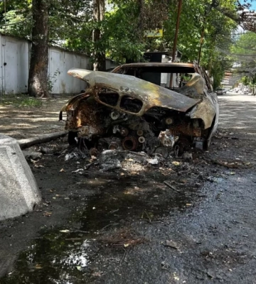 Війська рф завдали удару по Херсону: 5 людей поранені, місто частково знеструмлене – влада
