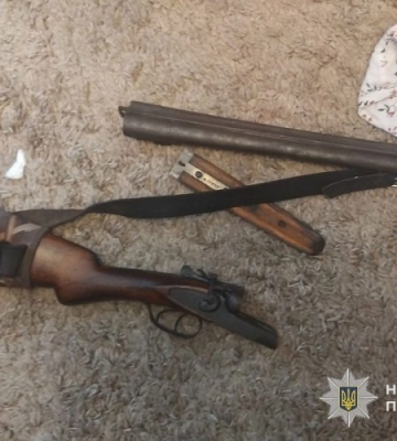 На Тернопільщині молодий чоловік через необачність сам себе поранив з рушниці