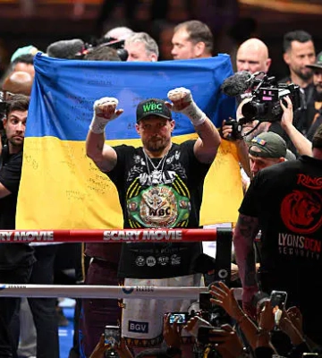 Усик несподівано відмовився від усіх чемпіонських поясів: українець зробив гучну заяву