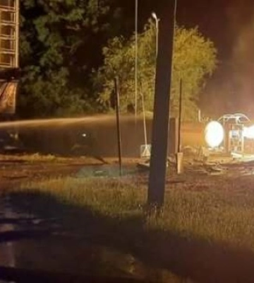 У Запоріжжі російський безпілотник уночі атакував АЗС, спалахнула пожежа