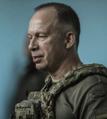Шукають заміну: Зеленський може звільнити Сирського після протестів, – The Guardian