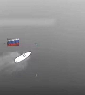 ВМС ВСУ уничтожили в Чёрном море российский катер, обеспечивавший логистику к Тендровской косе — видео