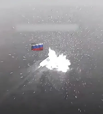 Эпические кадры из Черного моря: ВМС разнесли российский катер возле Тендровской косы