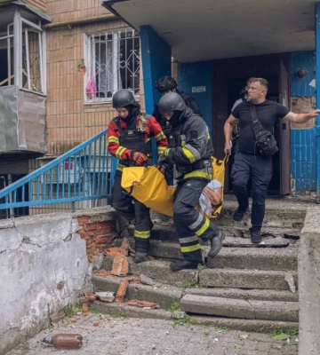 В Сумах в результате российских атак пострадали 13 человек, в том числе двое детей. ВИДЕО