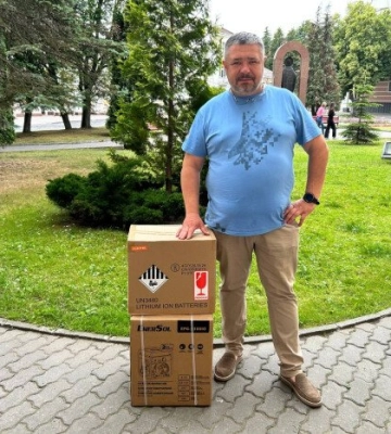 Квадрокоптери, зарядна станція, модеми: нова допомога захисникам від Луцької громади