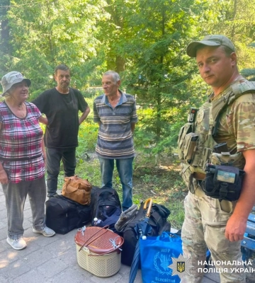 С опасной территории в Харьковской области эвакуировали троих жителей