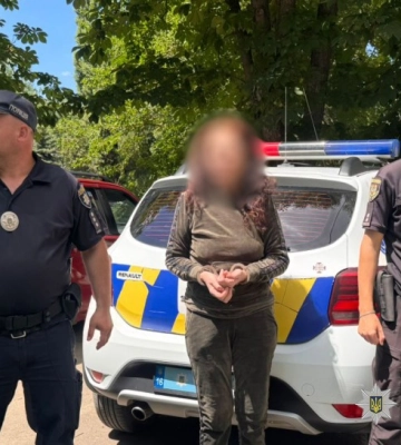 На Одещині затримали доглядальницю за катування праскою 84-річної жінки