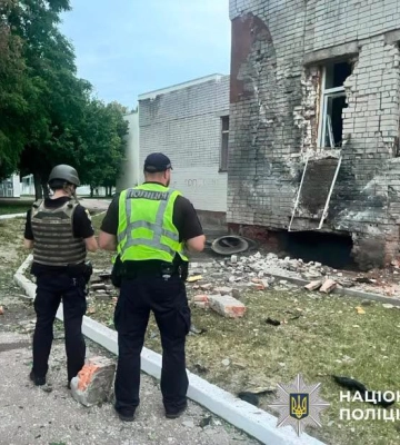 Чернігівська поліція фіксує наслідки масованої атаки БпЛА на обласний центр. ФОТО