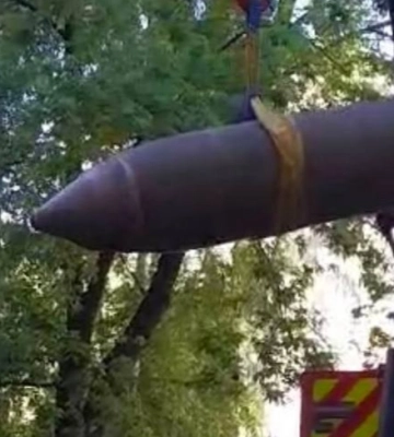 Боевую часть ракеты нашли возле многоэтажного дома в Киеве – полиция