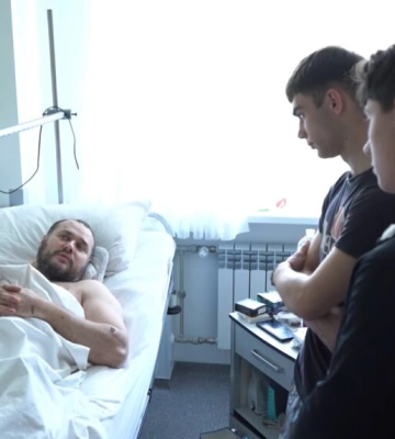 Двоє підлітків врятували людей після російського авіаудару