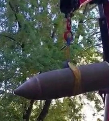 В Киеве нашли боевую часть ракеты возле дома