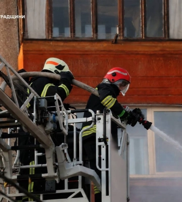 Масштабну пожежу будинку загасили в Кропивницькому 