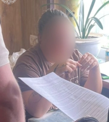 На Чернігівщині повідомлено про підозру шахрайці, яка ошукала родичів на 8,5 млн гр