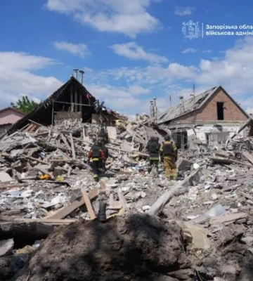 Россияне нанесли удар по Запорожью: вспыхнул пожар, травмирован ребенок