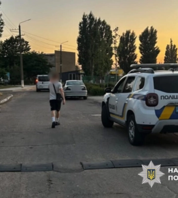 У Білгород-Дністровському районі загинув 21-річний хлопець, який під час руху виліз на дах автомобіля