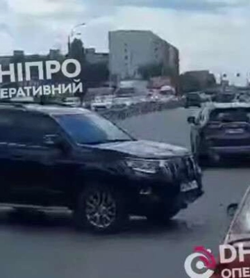 В Слобожанском водитель Toyota Land Cruiser сбил мотоциклиста
