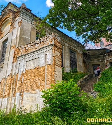 Дух психлікарні, загадкові голоси коней і «сховані скарби». Фоторепортаж із давнього замку на Волині