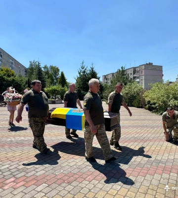 Понад два роки вважався зниклим безвісти: на Волині попрощалися з воїном Віталієм Мінчуком