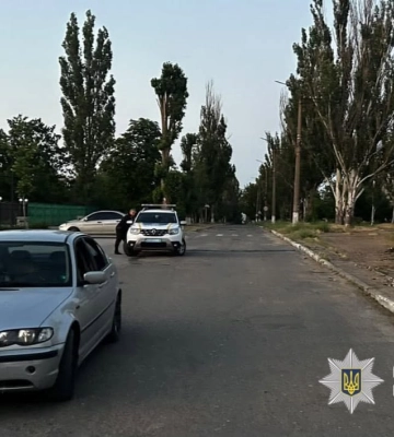 Трагедія на Одещині: молодик під час руху легковика виліз на його дах та зірвався