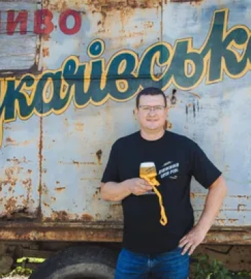 «Люди майже нічого не їли, лише пили»: чому вхід на пивний фест у Мукачеві зробили платним (ФОТО)