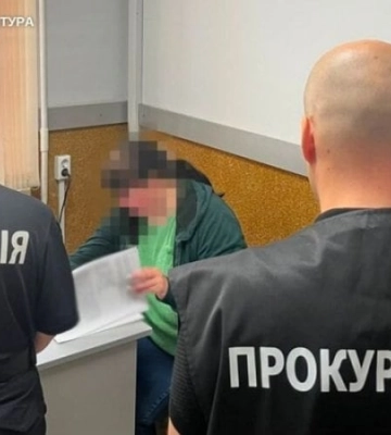 На Хмельниччині адвоката та посадовців підозрюють у заволодінні землею на 53 млн грн