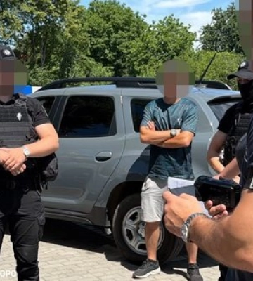 На Івано-Франківщині ДБР викрило військовослужбовця на продажі зброї (ФОТО)