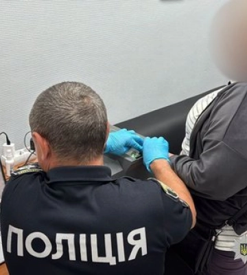 Задержана многодетная харьковчанка, распространявшая порнографический контент с участием 14-летней дочери, - Нацполиция. ФОТО