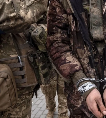 Бійці полку "Скеля" полонили окупанта за допомогою дрона на Покровському напрямку. ВIДЕО