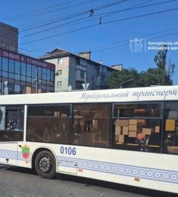 Россияне устроили охоту на гражданский транспорт в Запорожье: есть новые раненые