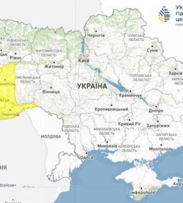 Українців попереджають про грози та шквали у низці регіонів