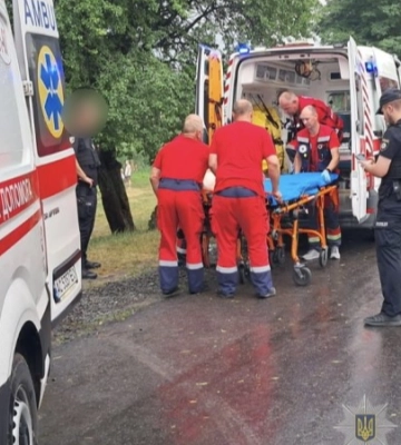 На Волині блискавка вразила сімох відпочивальників, серед них — четверо дітей