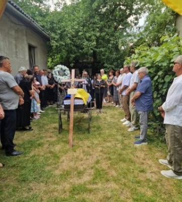 Ясінянська громада прощається з Героєм: серце ветерана зупинилося після років запеклої боротьби за життя