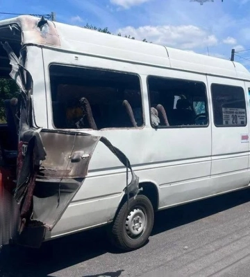 В Запорожье дрон нанес удар по маршрутке, погибли люди
