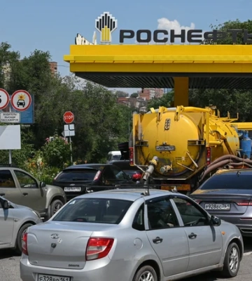 Еще в четырех регионах РФ за день ввели ограничения на продажу топлива