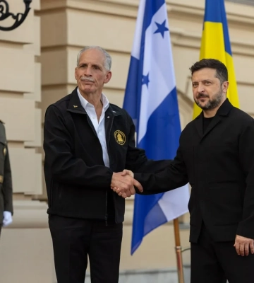До України вперше прибув президент Гондурасу Насрі Асфура
