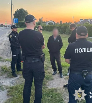 На Хмельниччині далекобійник намагався зґвалтувати 13-річну дівчинку: їй вдалося втекти з вантажівки