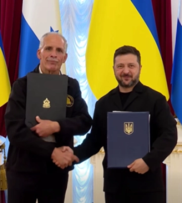 Навроцький позбавив Зеленського Ордену Білого Орла: у президента України не коментують ситуацію
