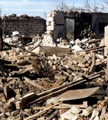 У Сумах російський дрон атакував автостоянку, пошкоджено вантажівки та АЗС