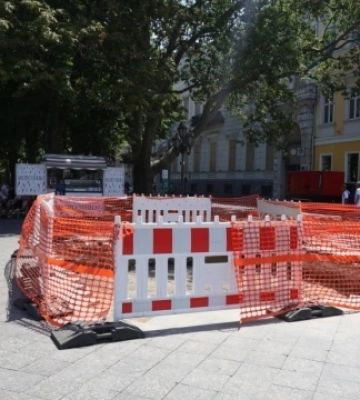 В Одесі на Приморському бульварі поновили археологічні розкопки - шукають замок Хаджибей