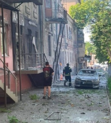 Ворог атакував Запоріжжя, двоє постраждалих