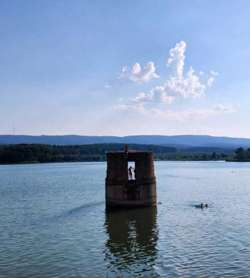 Спека не відступає: на Львівщині люди рятуються перегріву на водоймах