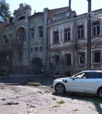 У Запоріжжі двоє людей постраждали внаслідок ворожої атаки