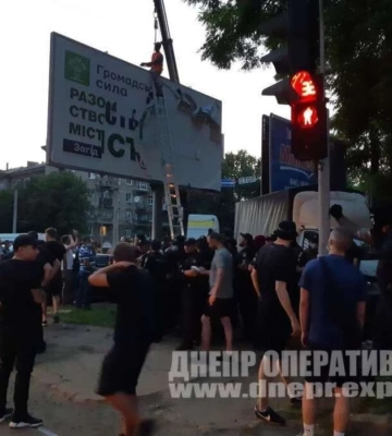 Депутат Загід Краснов (Габібулаєв) через повʼязані фірми у судах намагається забрати у Дніпра 130 мільйонів під час війни