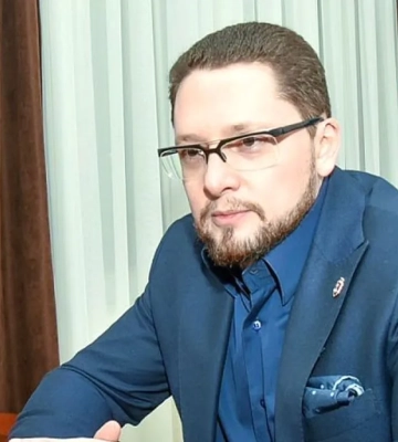 Вместе с Вербицким от армии под видом аспиранта Одесского политехнического университета скрывается бывший заместитель Труханова Вугельман